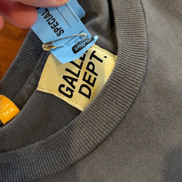 🏆 Used dry cleaned! Gallery Dept Charcoal Tee 2xl - Picture 4 of 6